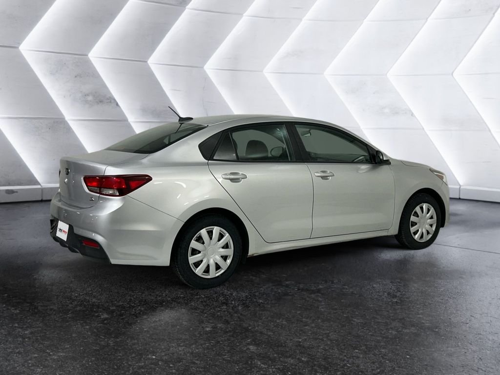 Used 2019 Silver Kia S image 4