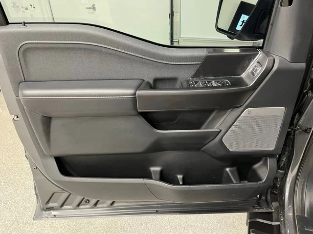 Used 2025 Gray Ford Lariat image 23