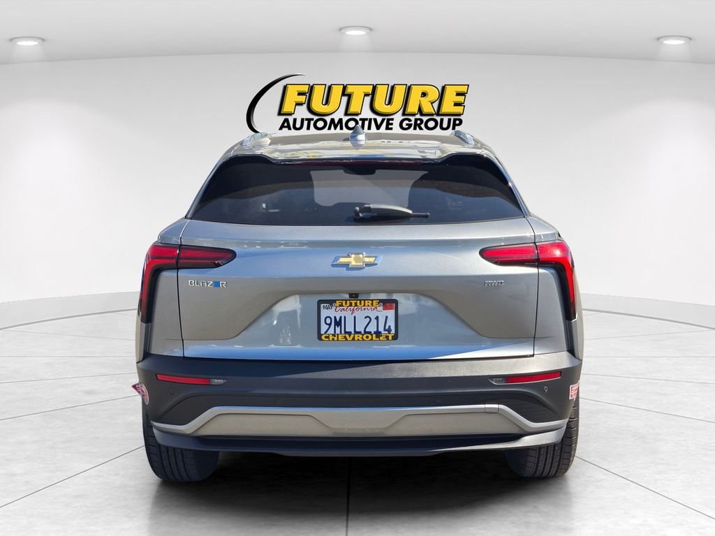Used 2024 Gray Chevrolet LT image 5