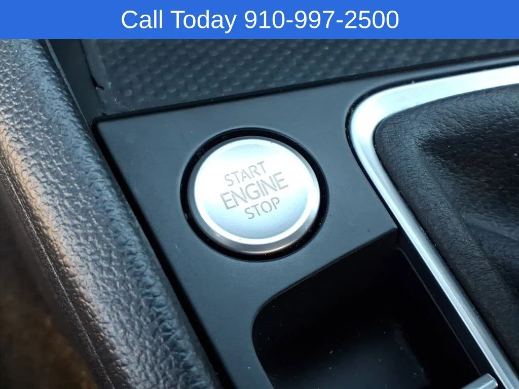 Used 2025 Silver Volkswagen SE image 18