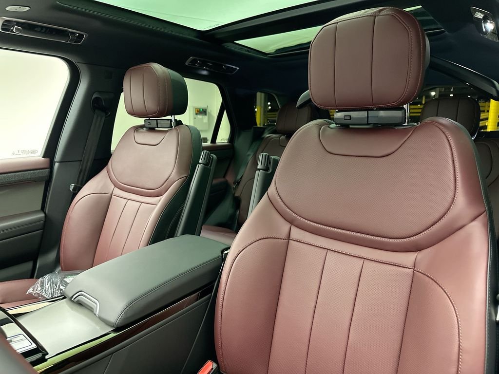 New 2026 Fuji White Land Rover Dynamic SE image 10