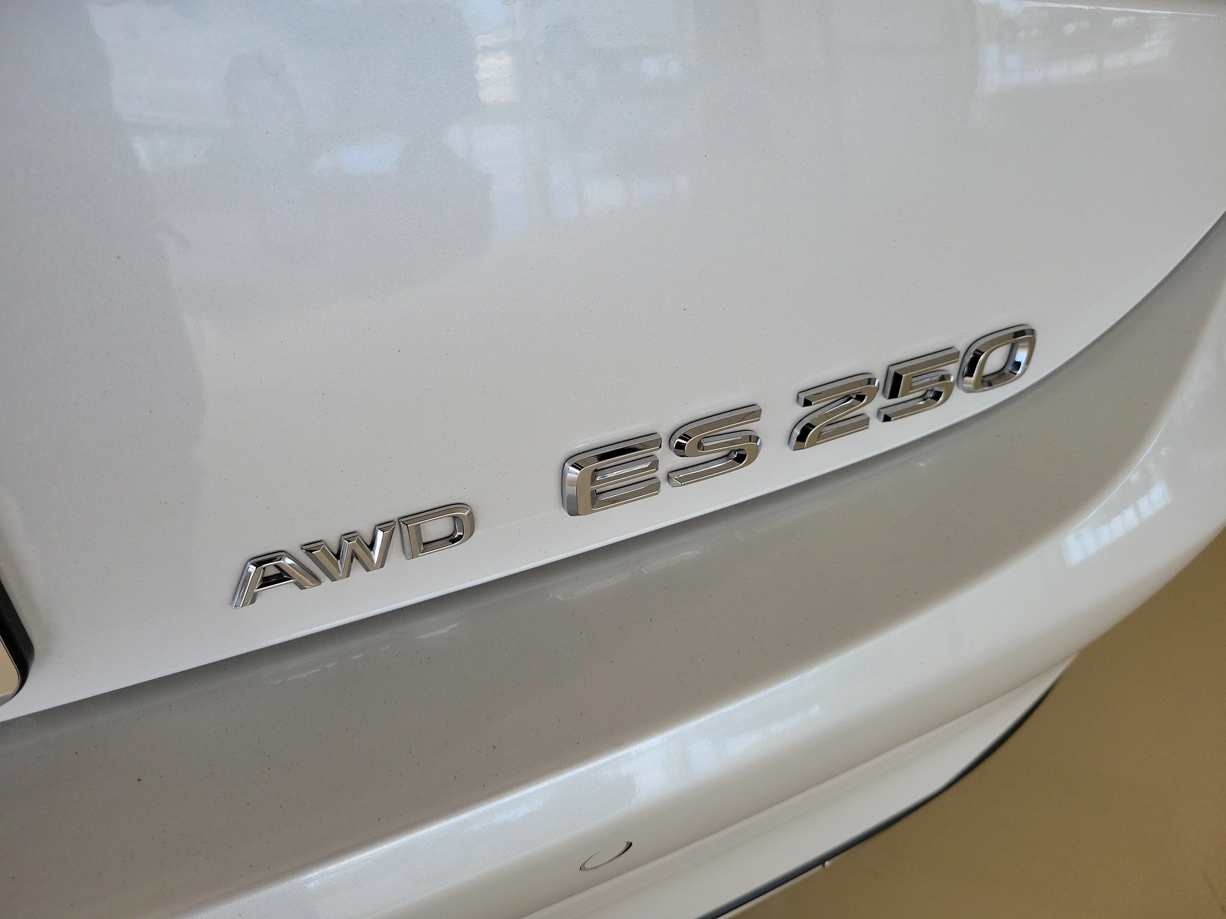 Certified Used 2024 Eminent White Pearl Lexus ES 250 image 11