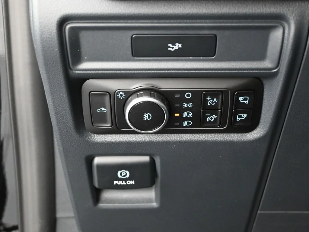 New 2026 Agate Black Metallic Ford XLT image 12
