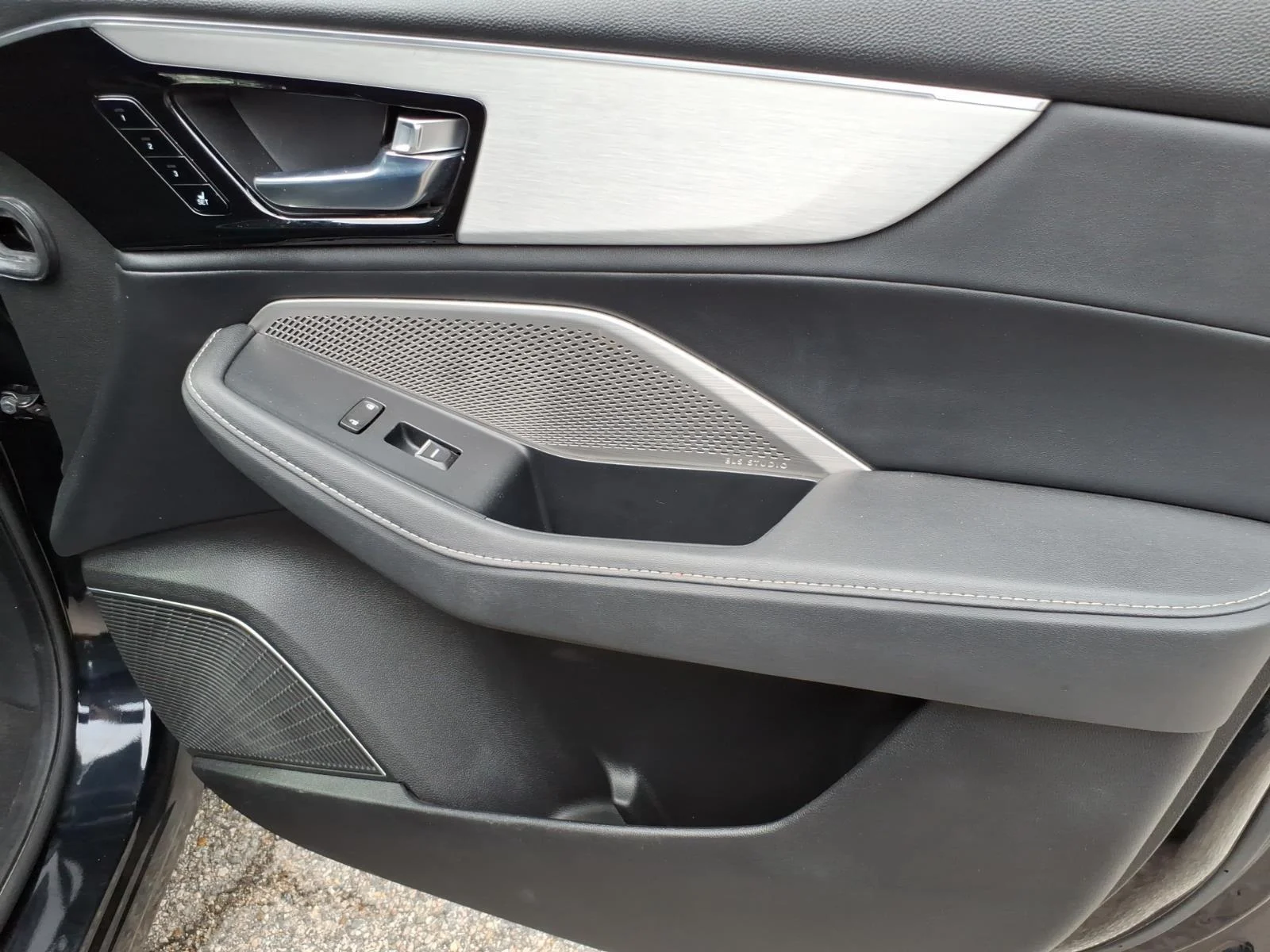 Used 2023 Majestic Black Pearl Acura w/Technology Package image 24