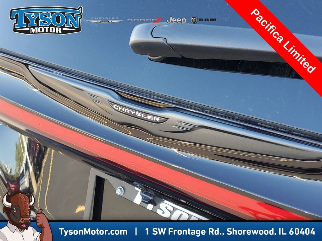 New 2026 Diamond Black Crystal Pearl-Coat Exterior Paint Chrysler Limited image 5