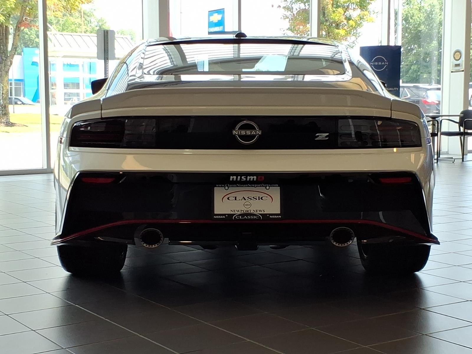 New 2027 Pearl White TriCoat / Super Black Two-tone Nissan NISMO® image 9
