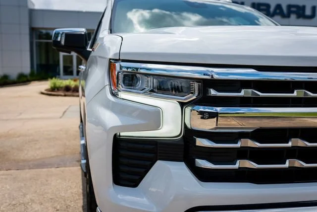 Used 2024 Summit White Chevrolet LTZ image 21