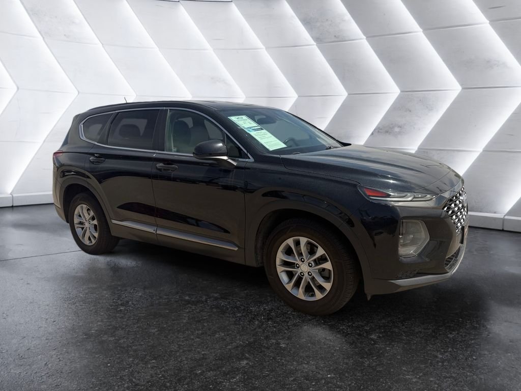 2019 Hyundai Santa Fe SE 2.4's photo