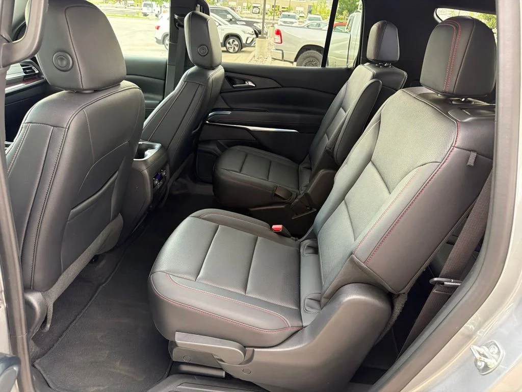 Used 2025 Gray Chevrolet Z71 image 18