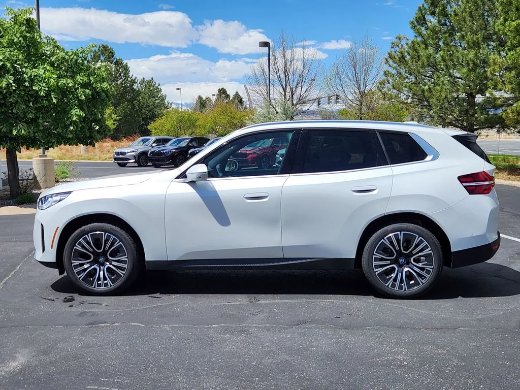 New 2026 Mineral White Metallic BMW 30 xDrive image 2