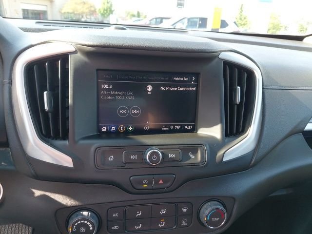 Used 2024 White GMC SLE image 21