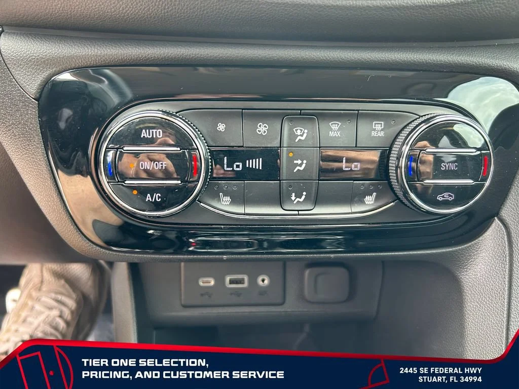 Used 2023 White Frost Tricoat Buick Select image 24