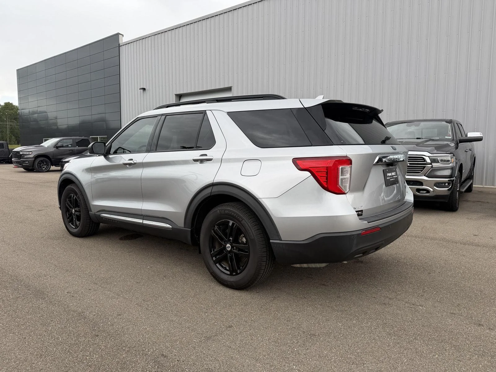 Used 2020 Iconic Silver Ford XLT image 4