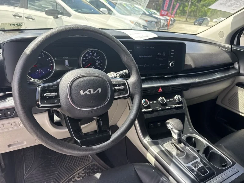 Used 2023 White Kia LX image 18