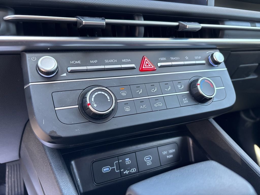 Certified Used 2025 White Hyundai SE image 21