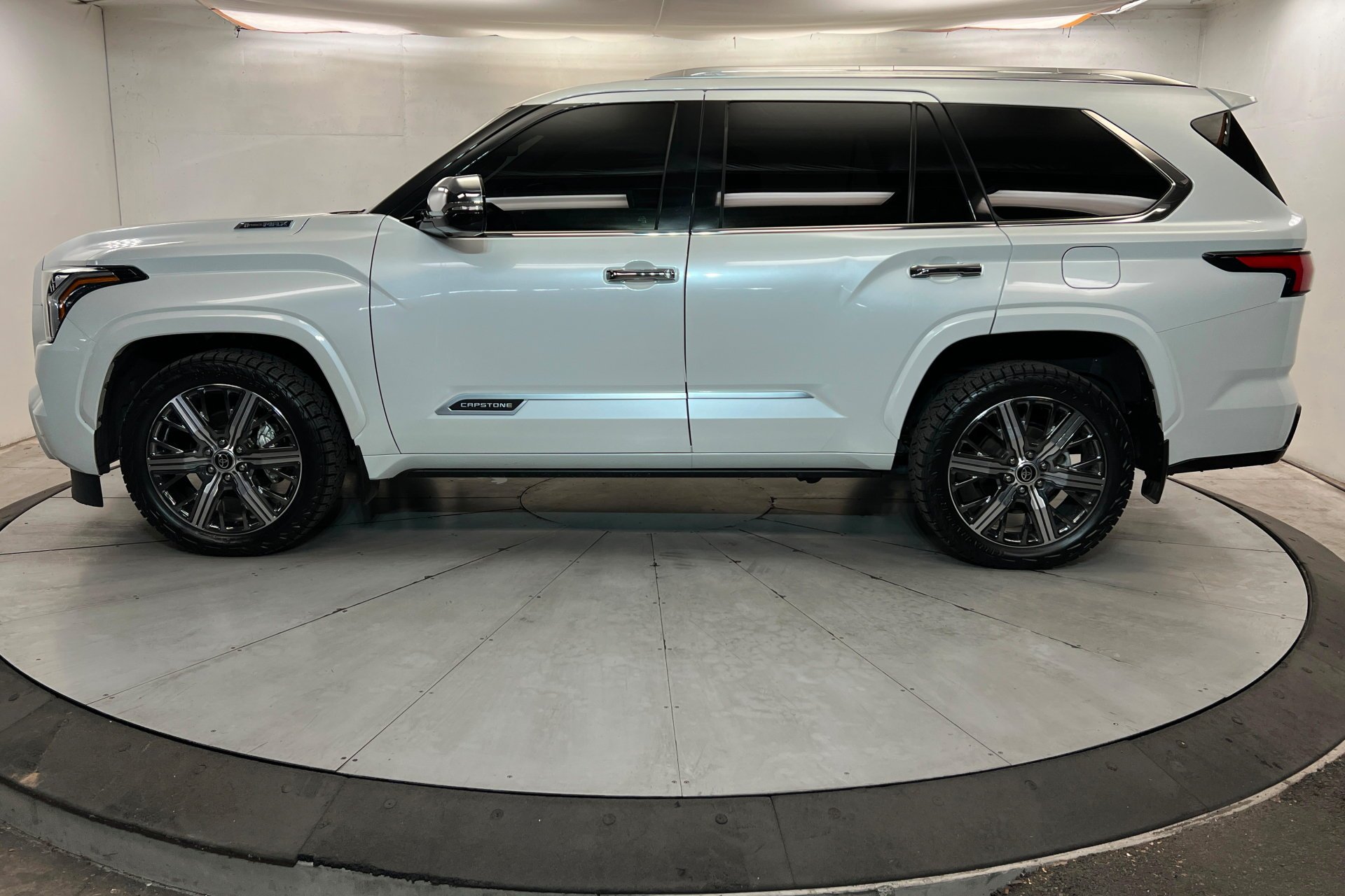 Used 2023 Wind Chill Pearl Toyota Capstone image 2