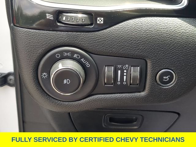 Used 2023 White Jeep Altitude image 26