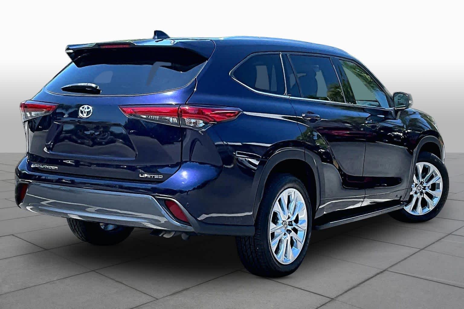 Used 2023 Blueprint Toyota Limited image 13