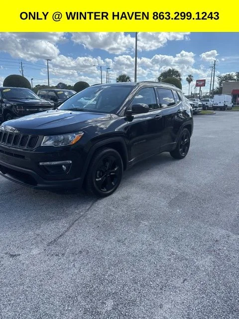 Used 2019 Black Jeep Latitude image 3