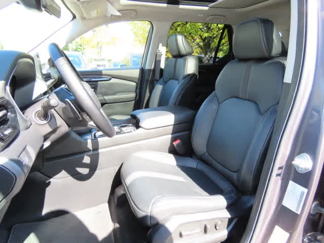 Certified Used 2023 Modern Steel Metallic Honda Touring image 14