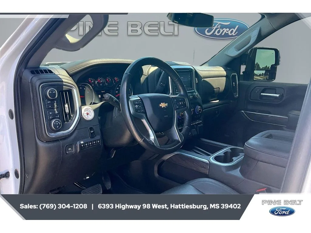 Used 2022 Iridescent Pearl Tricoat Chevrolet LTZ image 13