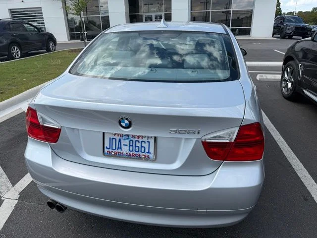 Used 2008 Silver BMW 328i image 4