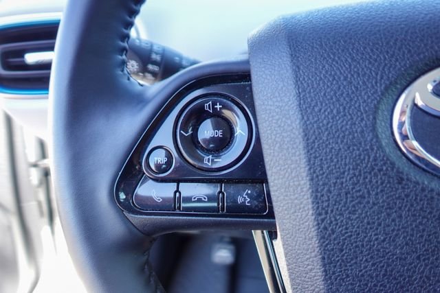 Used 2022 Beige Toyota XLE image 18