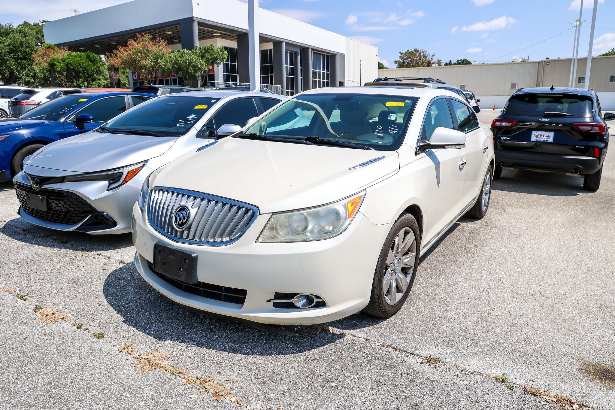 Used 2010 White Diamond Pearl Buick CXS image 2