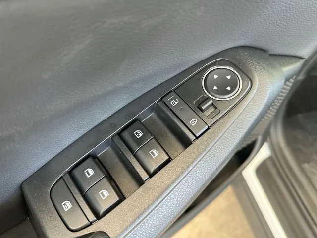 New 2026 Snow White Pearl Kia S image 17