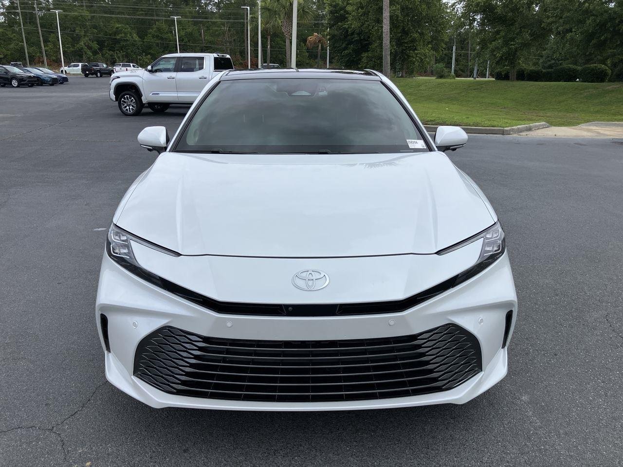 Used 2025 White (Wind Chill Pearl) Toyota XLE image 8