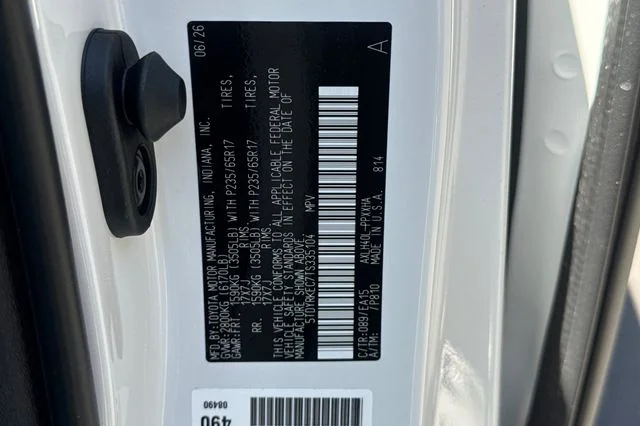 New 2026 Wind Chill Pearl <sup>1</sup> Toyota  XLE image 34