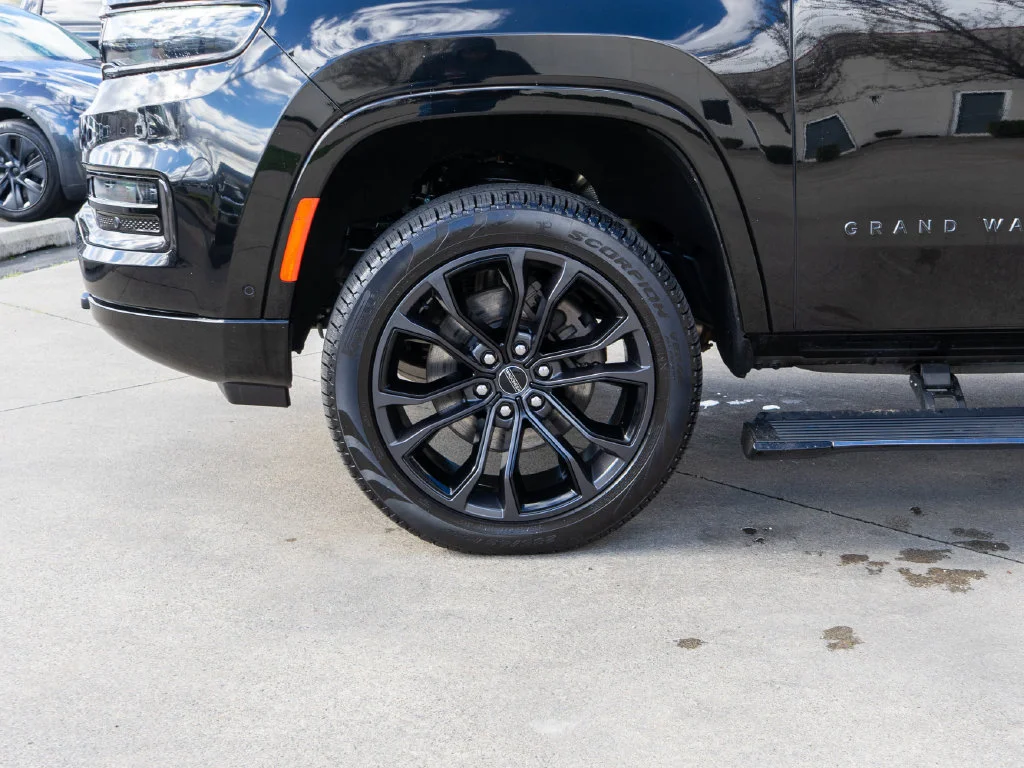 Used 2023 Black Jeep Series III image 35