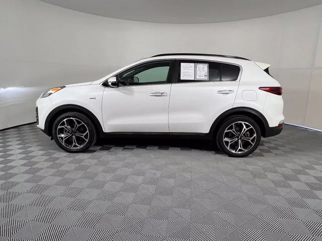 Used 2021 White Kia SX image 4