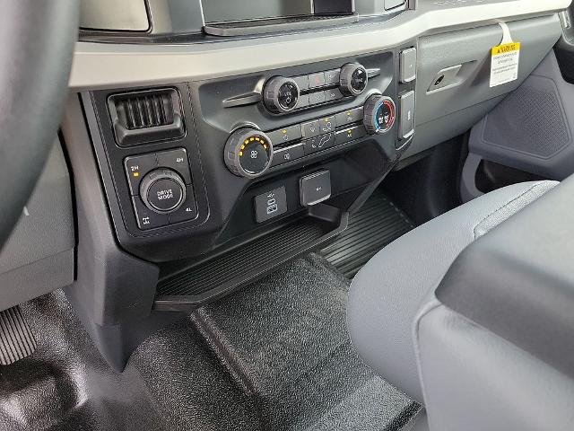 New 2026 Oxford White Ford F-250® XL image 25