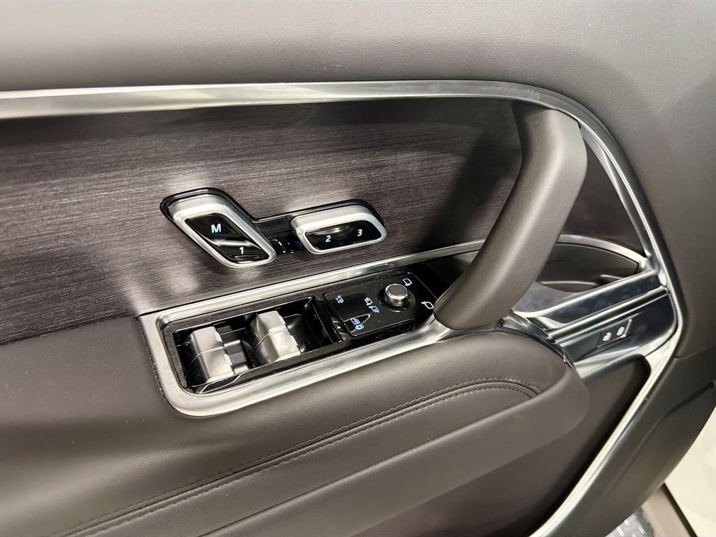 2025 Land Rover Range Rover SE - Photo 19