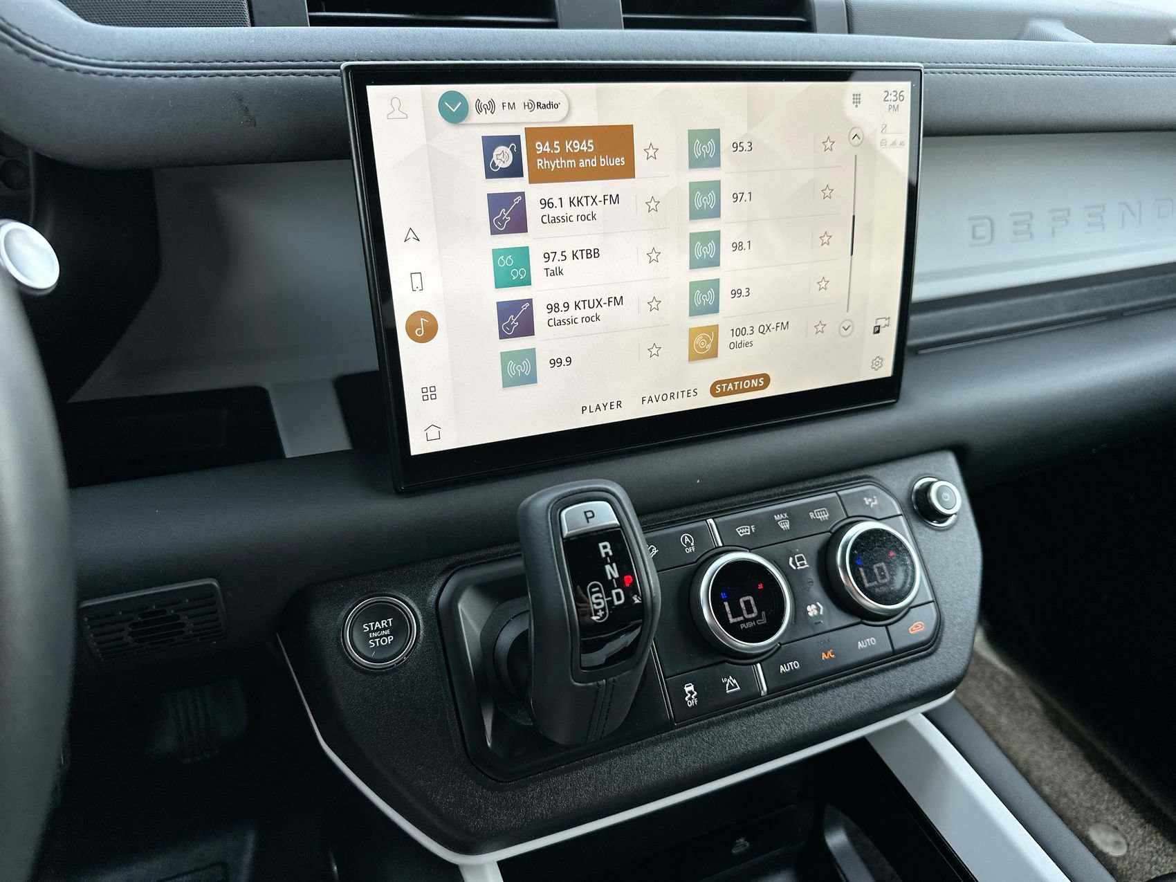 Used 2025 Black Land Rover S image 16