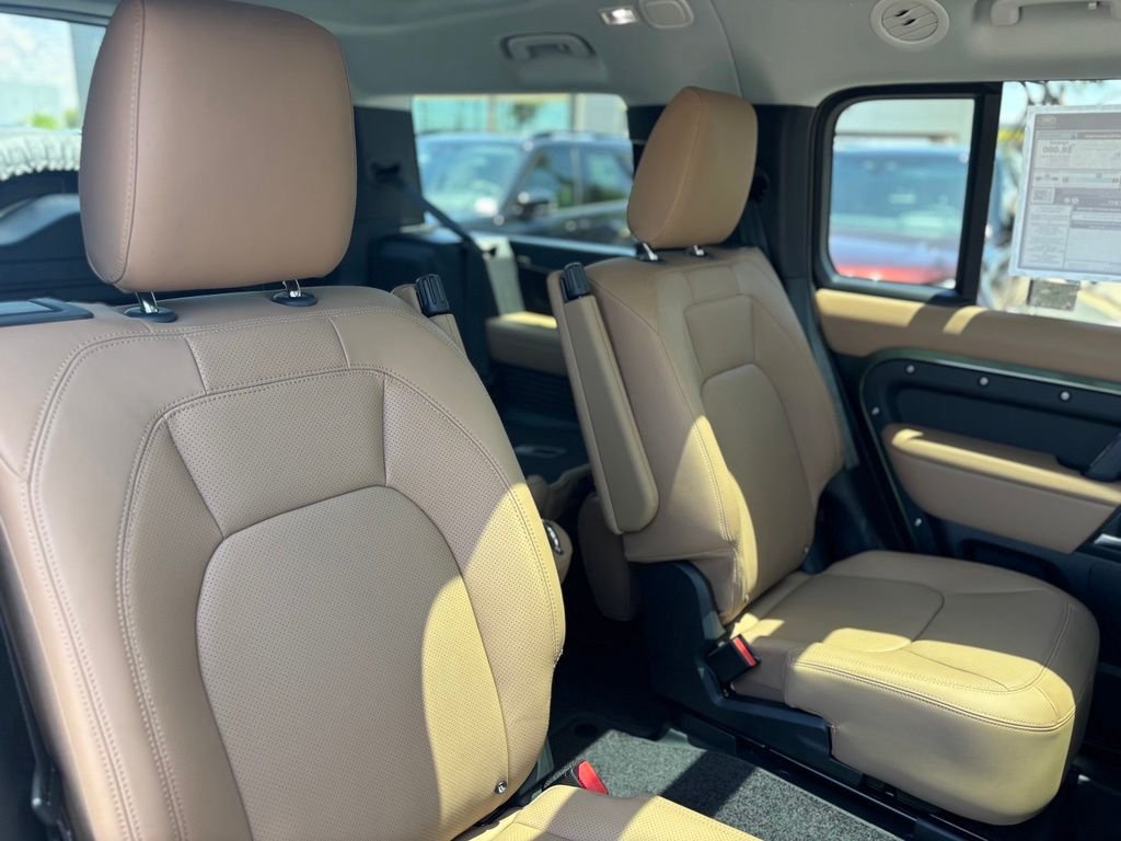 New 2026 Woolstone Green Land Rover S image 10