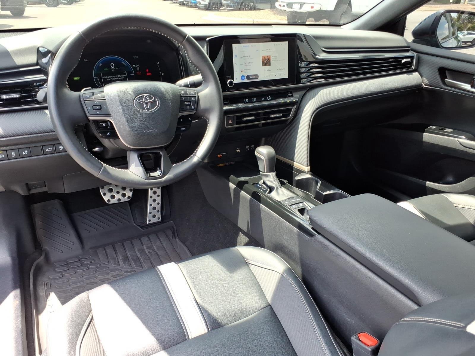 Used 2025 Ocean Gem Toyota SE image 20