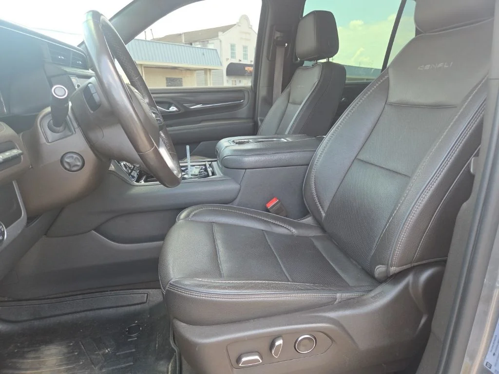 Used 2021 Gray GMC Denali image 29