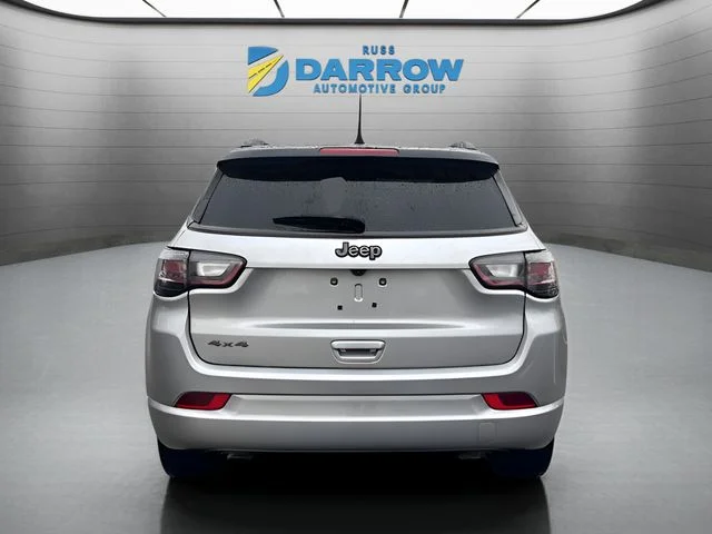 Used 2023 Silver Jeep Limited image 4