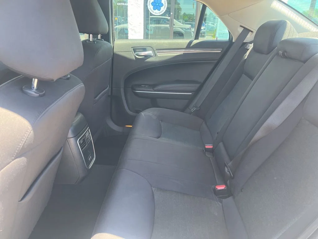 Used 2021 White Chrysler Touring image 9