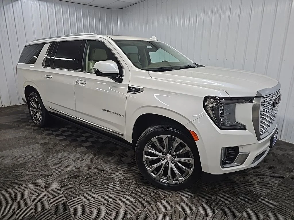 Used 2021 White GMC Denali image 7