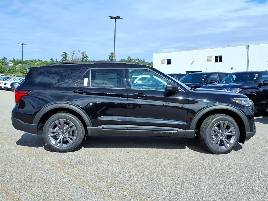 New 2026 Agate Black Metallic Ford Active image 3