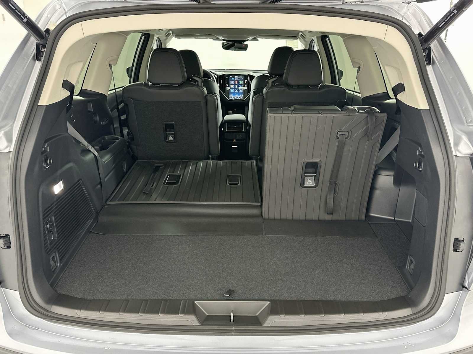 New 2026 ICE SILVER METALLIC Subaru Premium 7-Passenger image 23