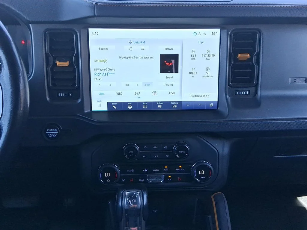 Used 2024 Oxford White Ford Badlands image 18