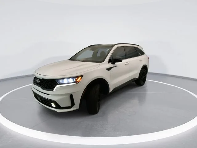 Used 2021 White Kia SX image 2