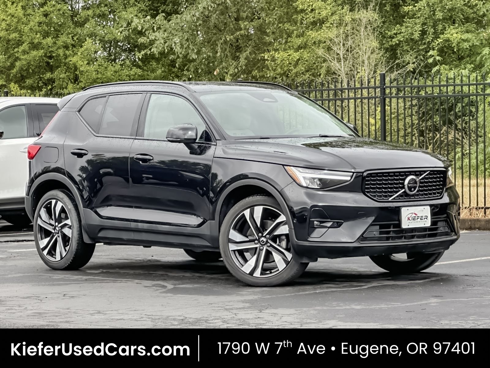 2023 Volvo XC40 B5 Plus Dark AWD's photo