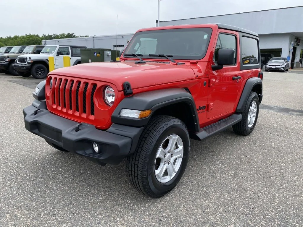 Used 2022 Red Jeep Sport S image 8