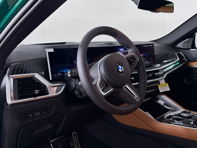 New 2027 Green Metallic BMW M60i image 9
