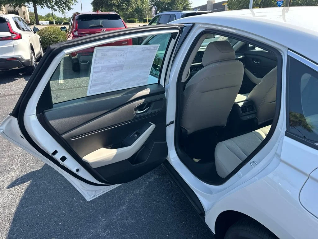 New 2026 Platinum White Pearl Honda LX image 12